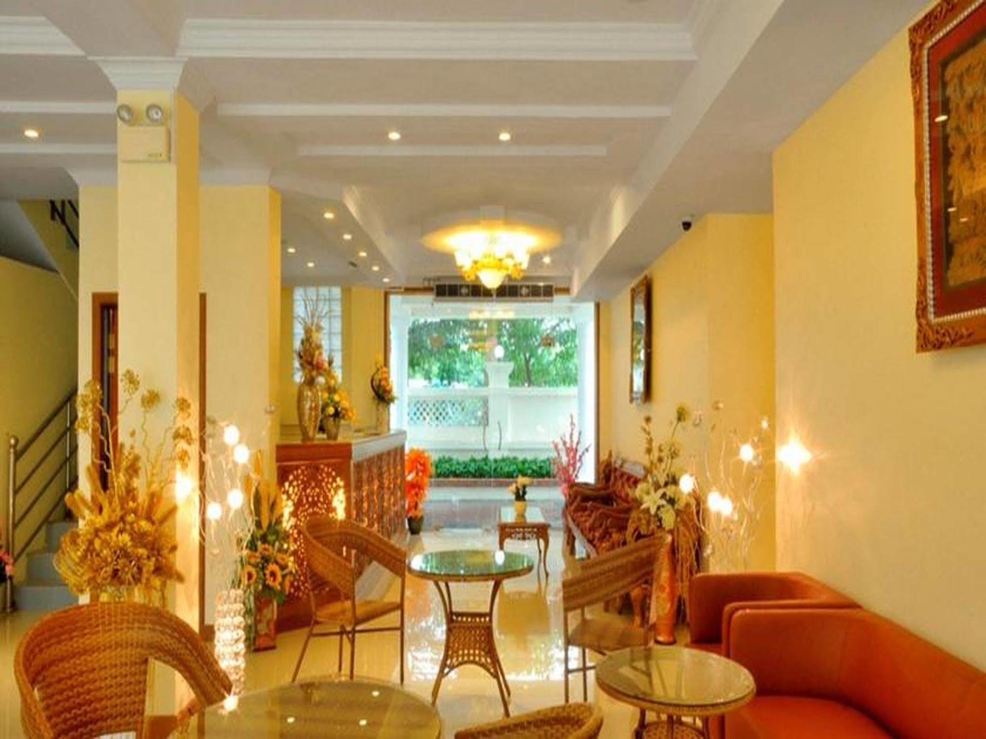 Royal Golden View Hotel Янгон Екстер'єр фото