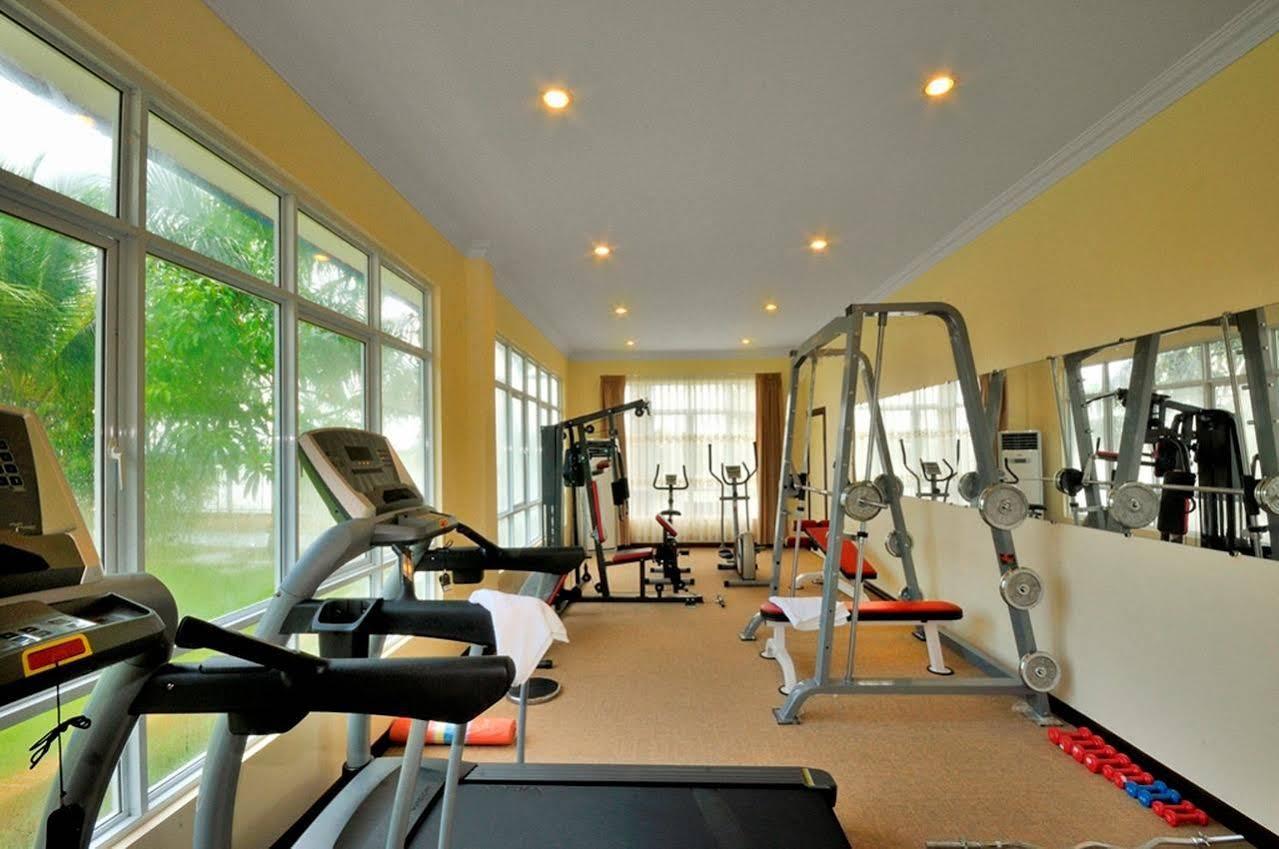 Royal Golden View Hotel Янгон Екстер'єр фото